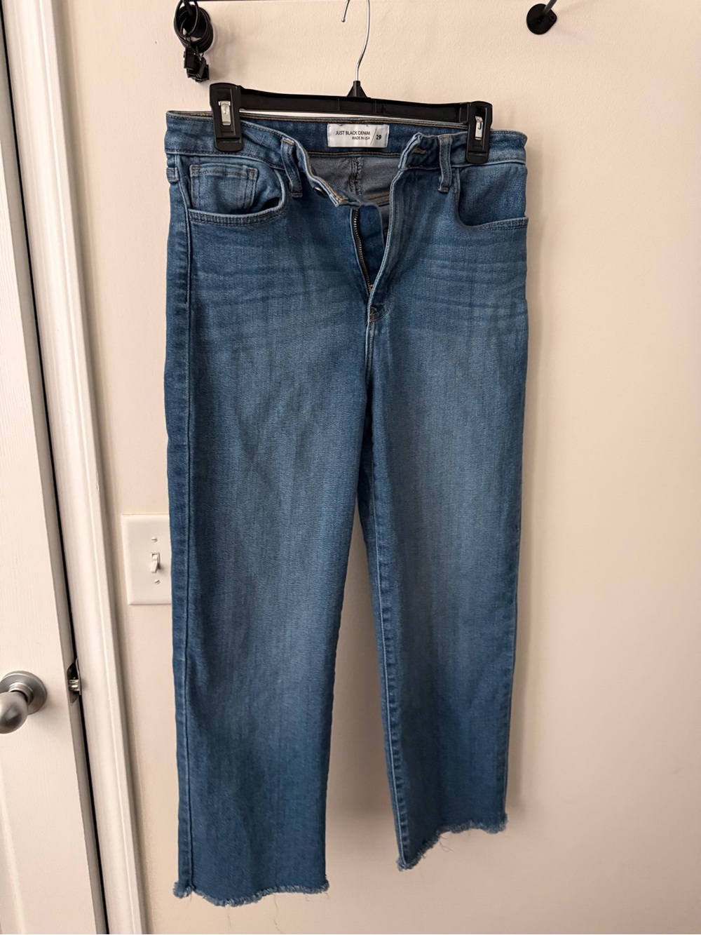 Just Black Mid-Blue Cropped Straight-Leg Jeans